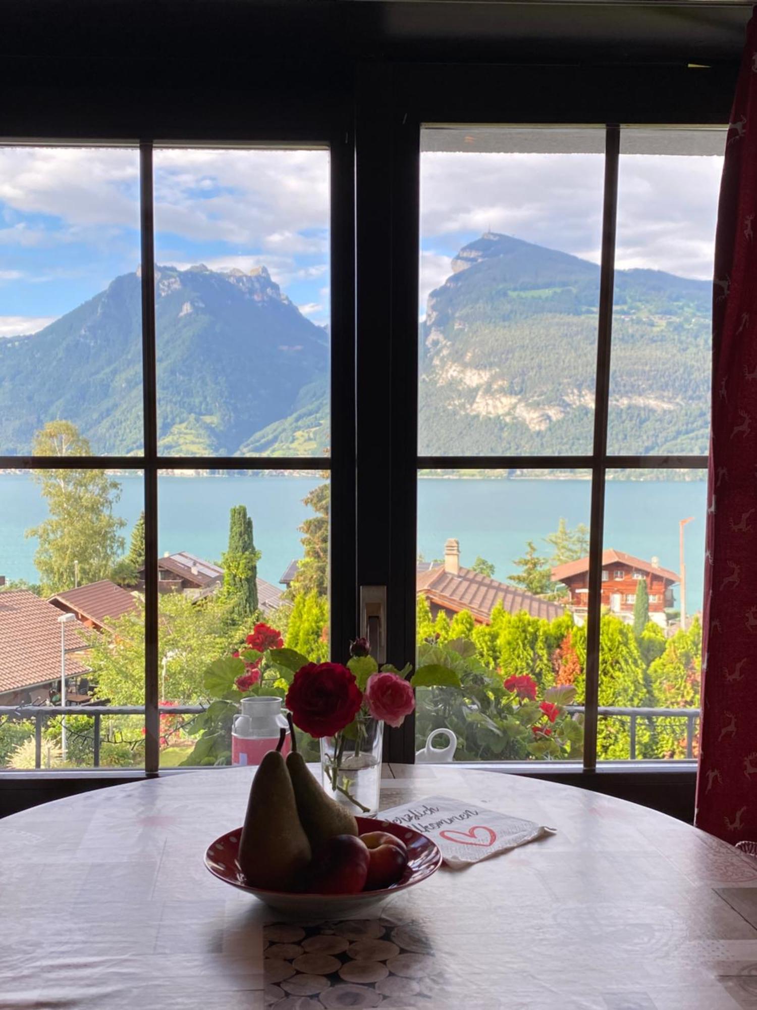 Herrlicher Blick Auf Berge Und See Faulensee Εξωτερικό φωτογραφία